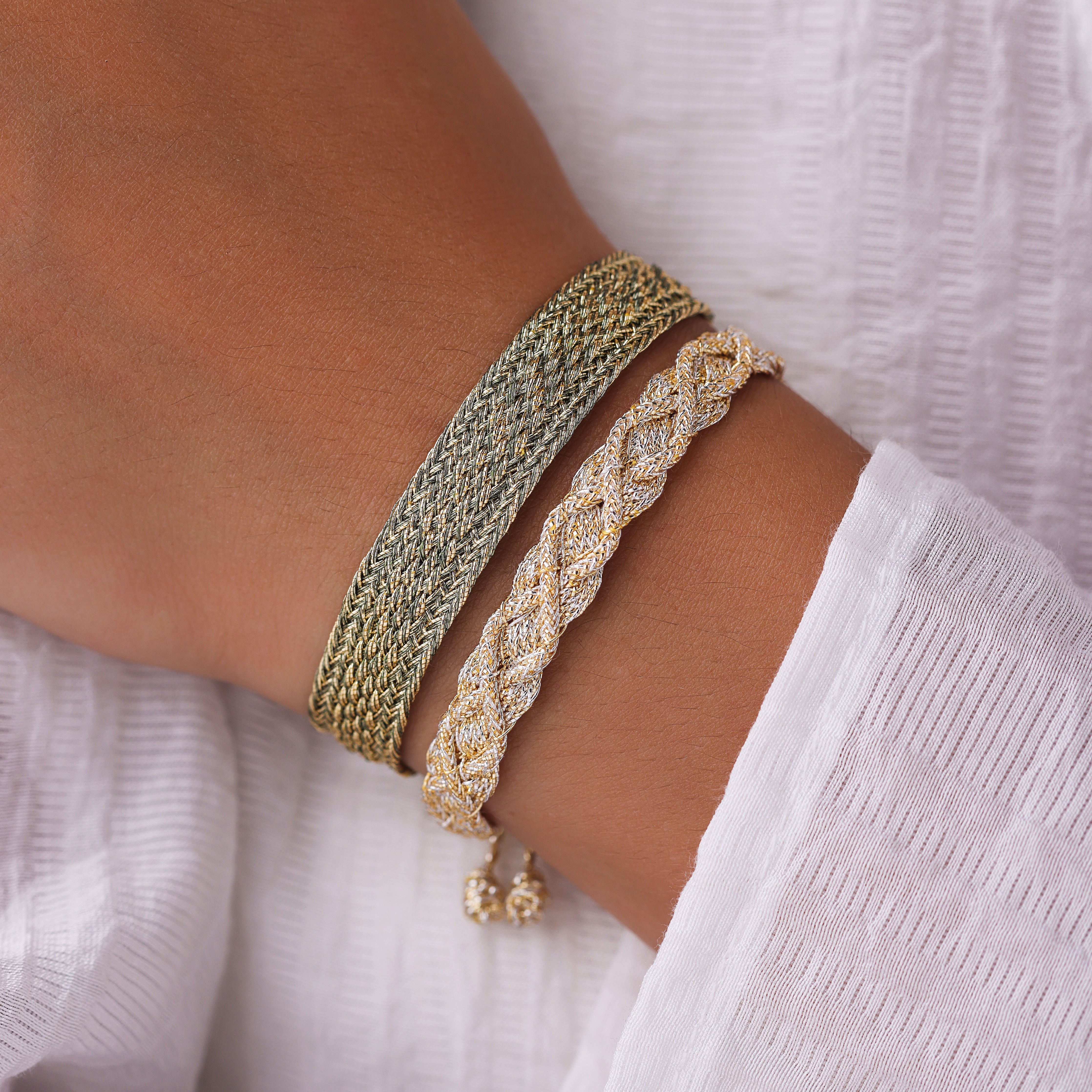 Izy n°1 Bracelet in Gold Khaki