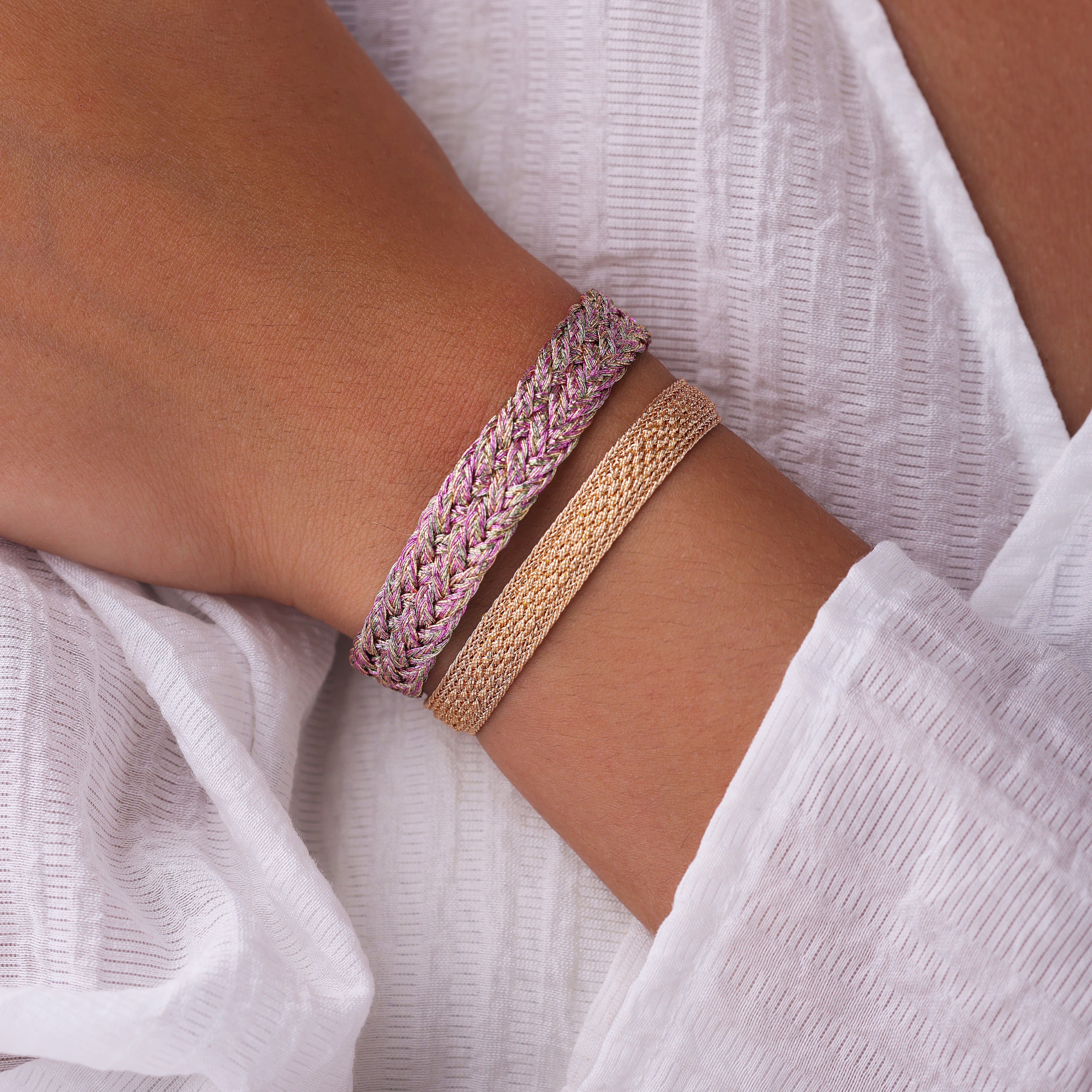 Double-U n°1 Bracelet in Peach Pink
