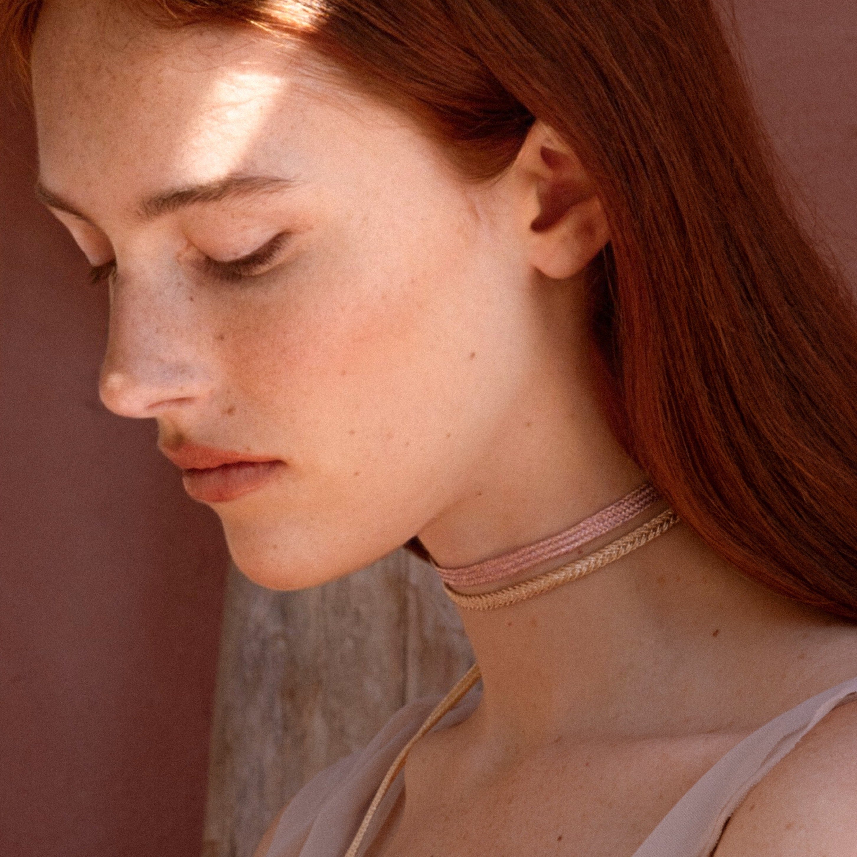 Ania n°1 Choker in Peach Pink