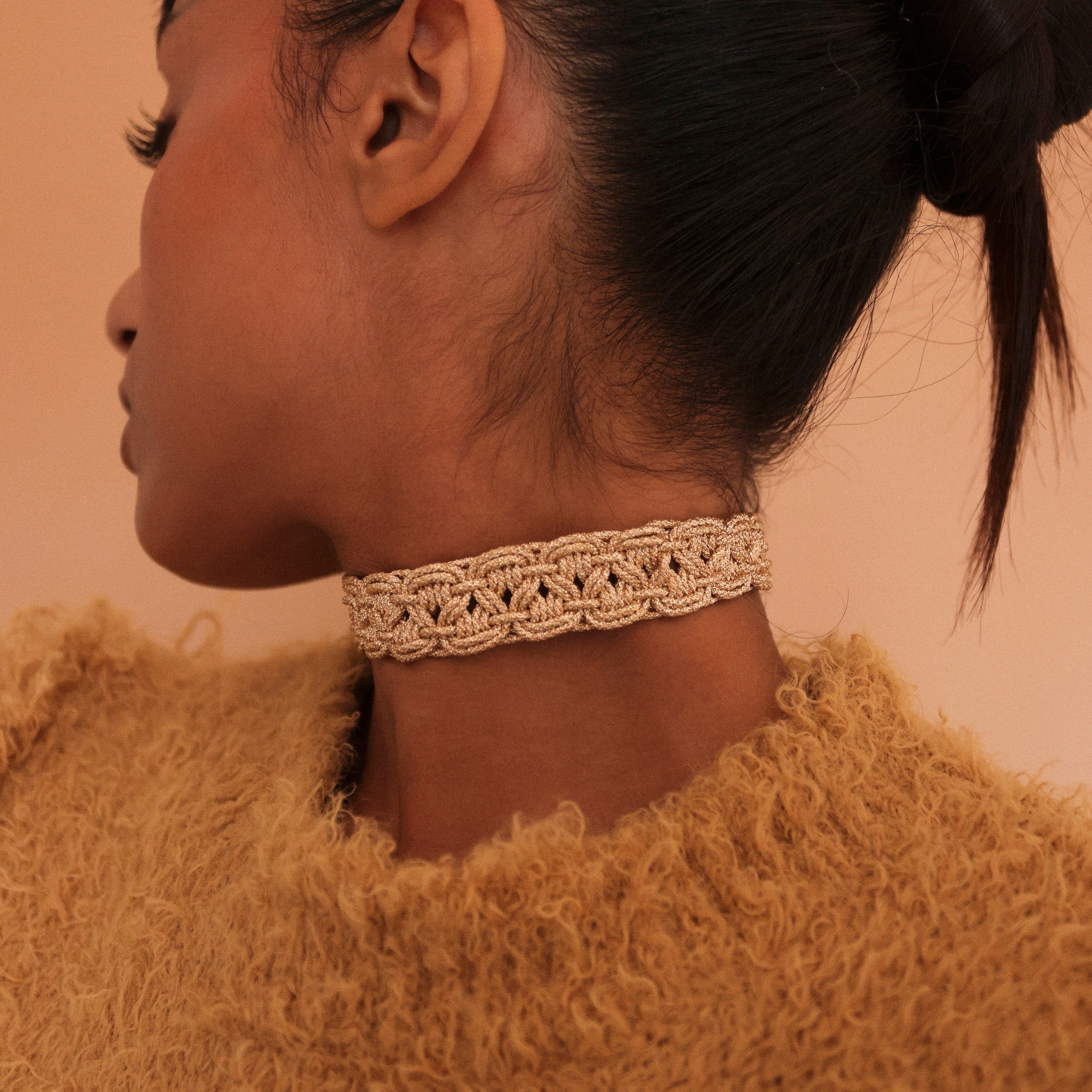 Arae Choker in Rose Gold