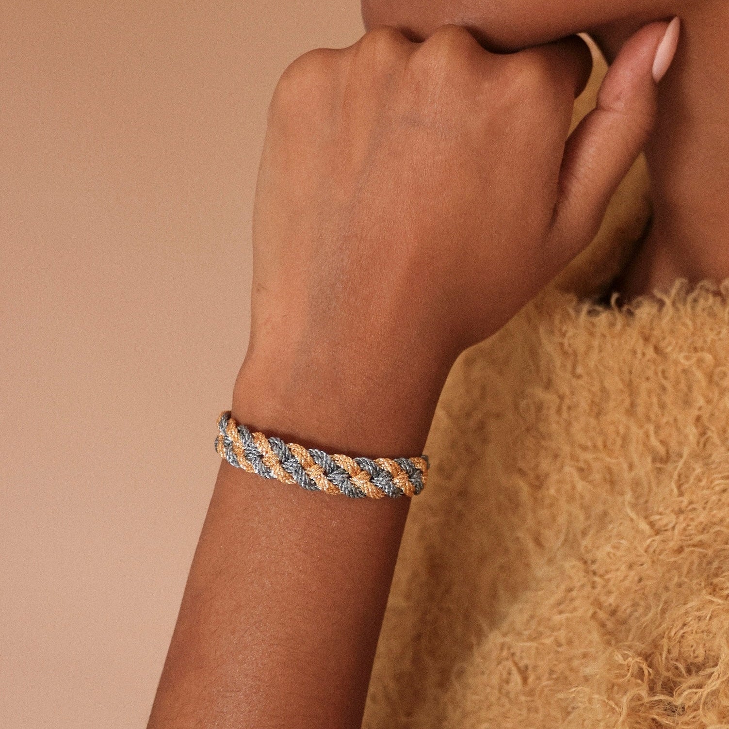 Gaia nº2 Bracelet in Peach Grey Pearl