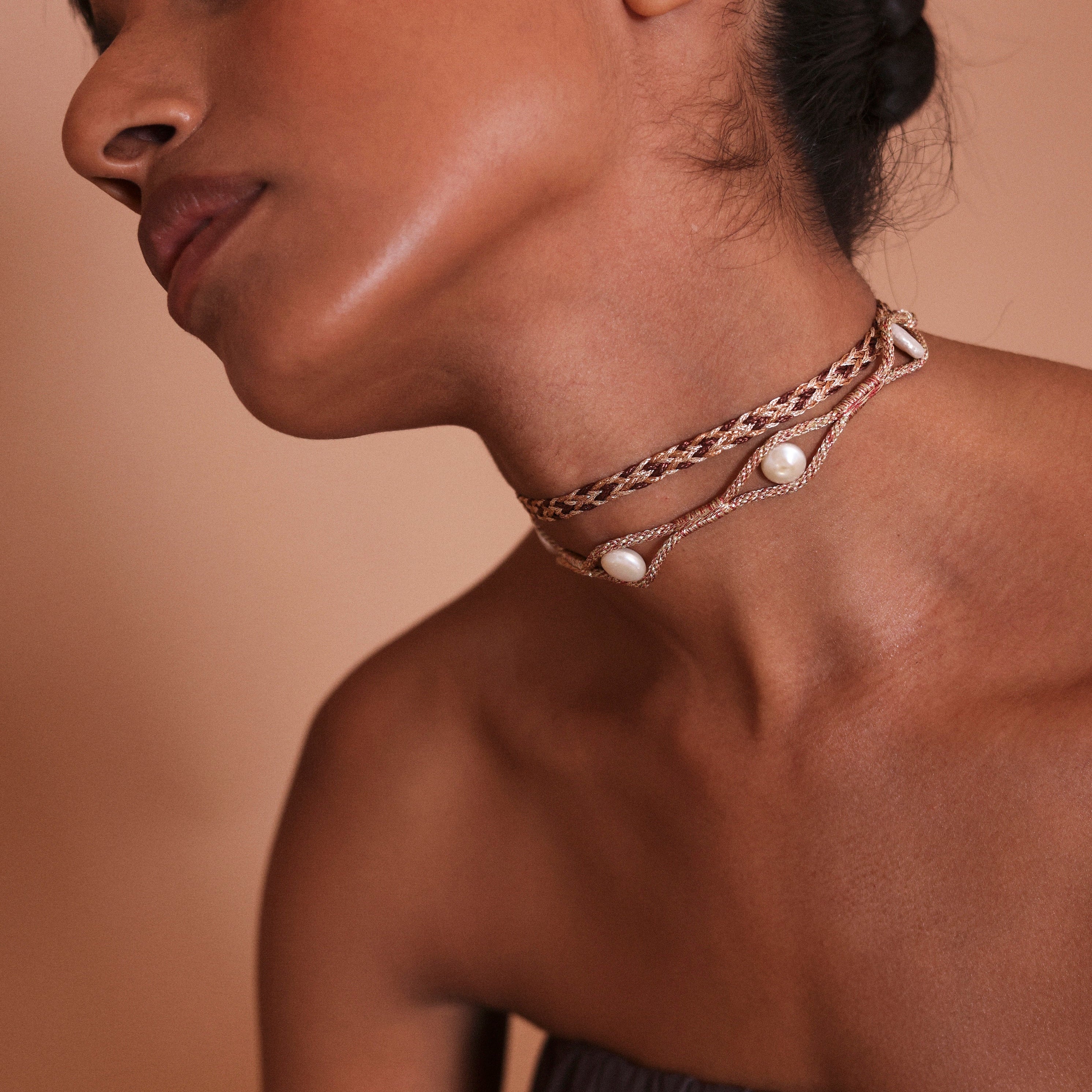 Aynara nº1 Choker in Gold Almond Brick Red