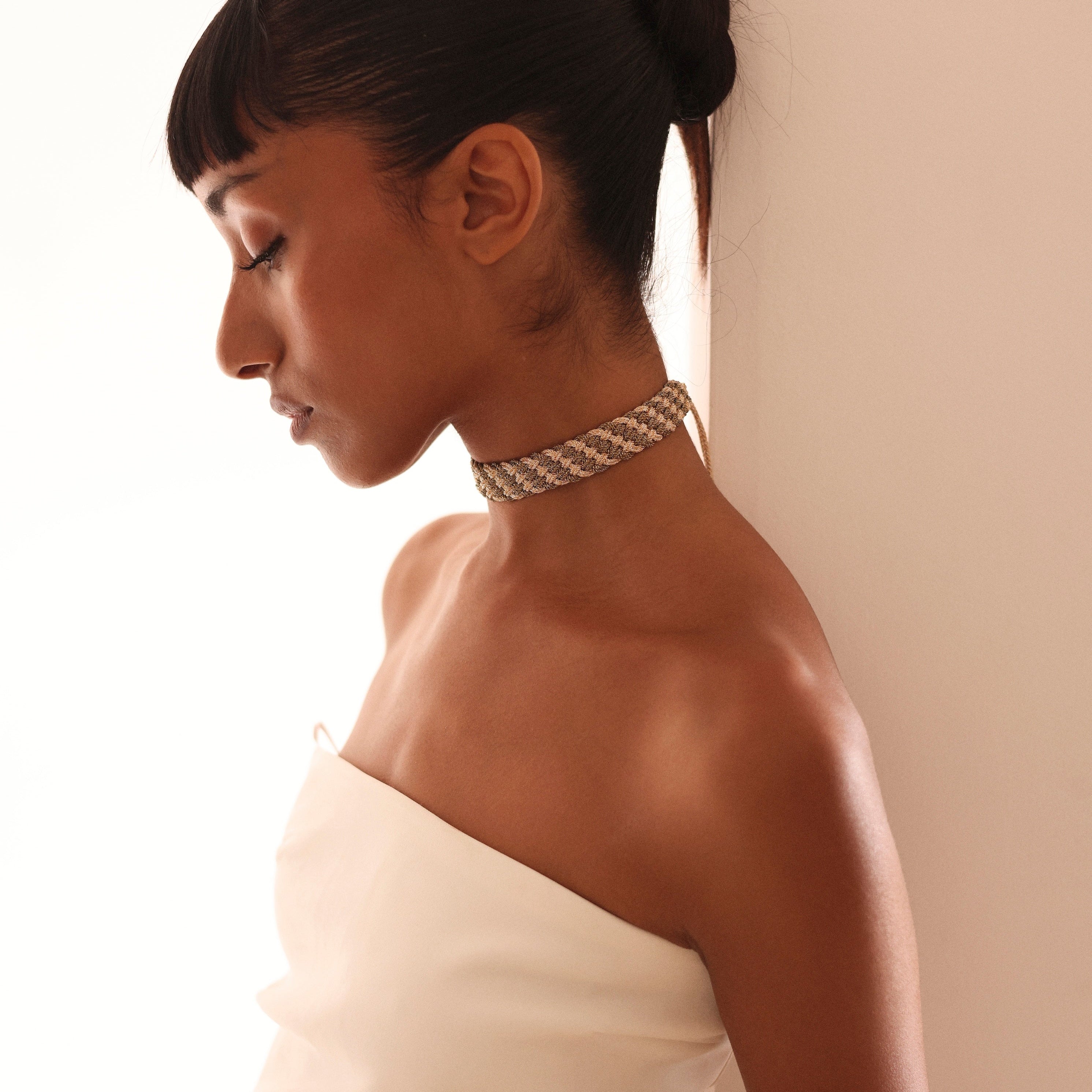 Diyah nº2 Choker in Peach & Silver Light Stone