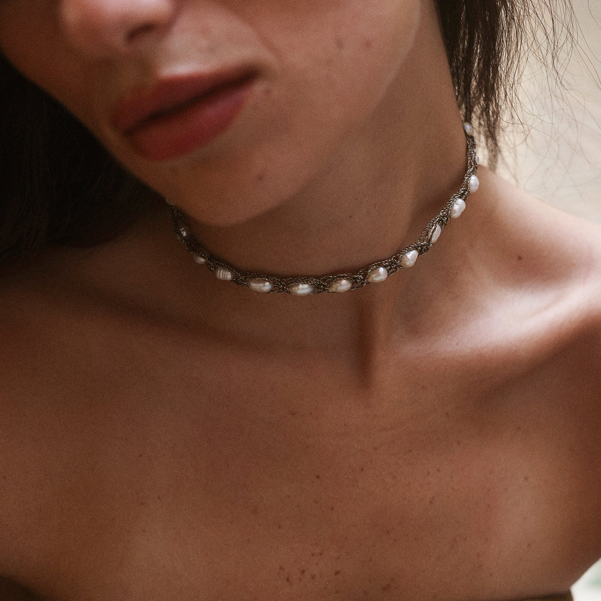 Maxi Anara nº1 Choker in Sea Salt Chestnut